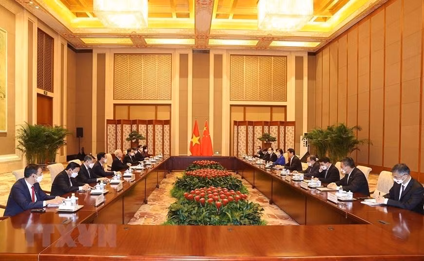 Quang cảnh cuộc hội kiến giữa Tổng Bí thư Nguyễn Phú Trọng và Chủ tịch Quốc hội Trung Quốc Lật Chiến Thư. (Ảnh: Trí Dũng/TTXVN) Quang cảnh cuộc hội kiến giữa Tổng Bí thư Nguyễn Phú Trọng và Chủ tịch Quốc hội Trung Quốc Lật Chiến Thư. (Ảnh: Trí Dũng/TTXVN)