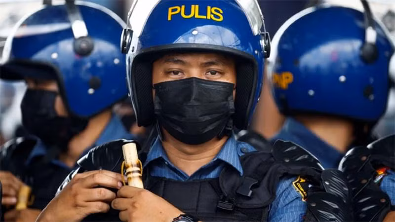 Cảnh sát quốc gia Philippines (PNP) đã giải cứu 24 phụ nữ trong cuộc đột kích ở thành phố Paranaque. (Ảnh: EPA)