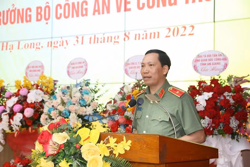 Trao Quyết định điều động Đại tá Đinh Văn Nơi giữ chức vụ Giám đốc Công an tỉnh Quảng Ninh ảnh 1