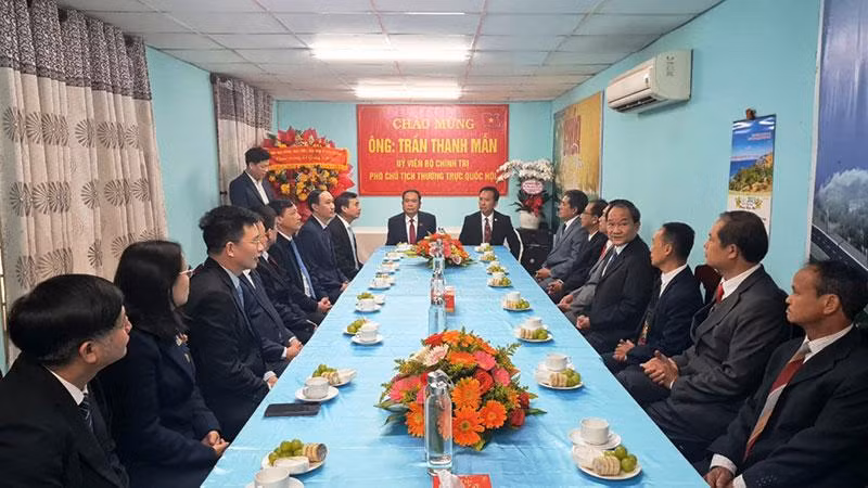 Đồng chí Trần Thanh Mẫn chúc mừng Giáng sinh tại Hội truyền giáo cơ đốc Việt Nam. Đồng chí Trần Thanh Mẫn chúc mừng Giáng sinh tại Hội truyền giáo cơ đốc Việt Nam.