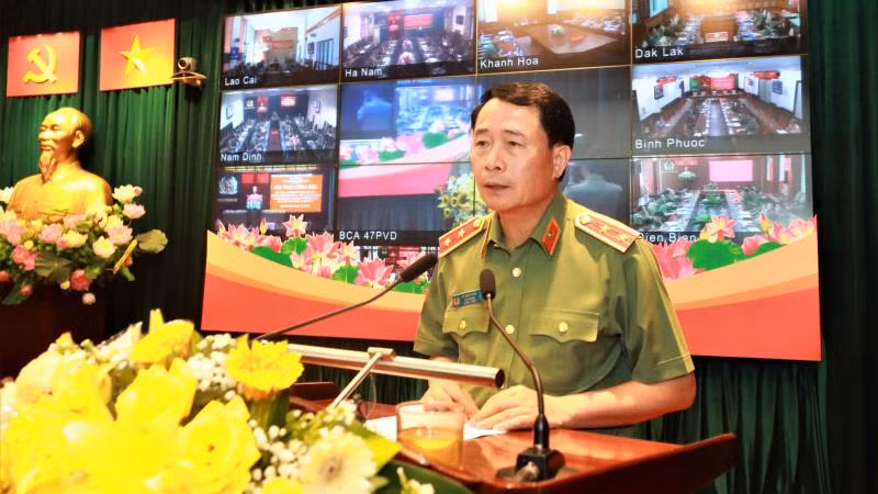 Thứ trưởng Công an Lê Quốc Hùng phát biểu tại hội nghị.