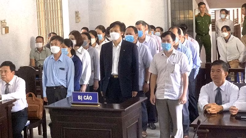 Các bị cáo tại phiên tòa.