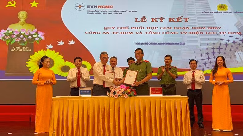 Lãnh đạo hai đơn vị ký kết quy chế phối hợp giai đoạn 2022-2027.