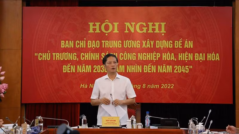 Đồng chí Trần Tuấn Anh, Ủy viên Bộ Chính trị, Trưởng Ban Kinh tế Trung ương phát biểu tại Hội nghị. Đồng chí Trần Tuấn Anh, Ủy viên Bộ Chính trị, Trưởng Ban Kinh tế Trung ương phát biểu tại Hội nghị.
