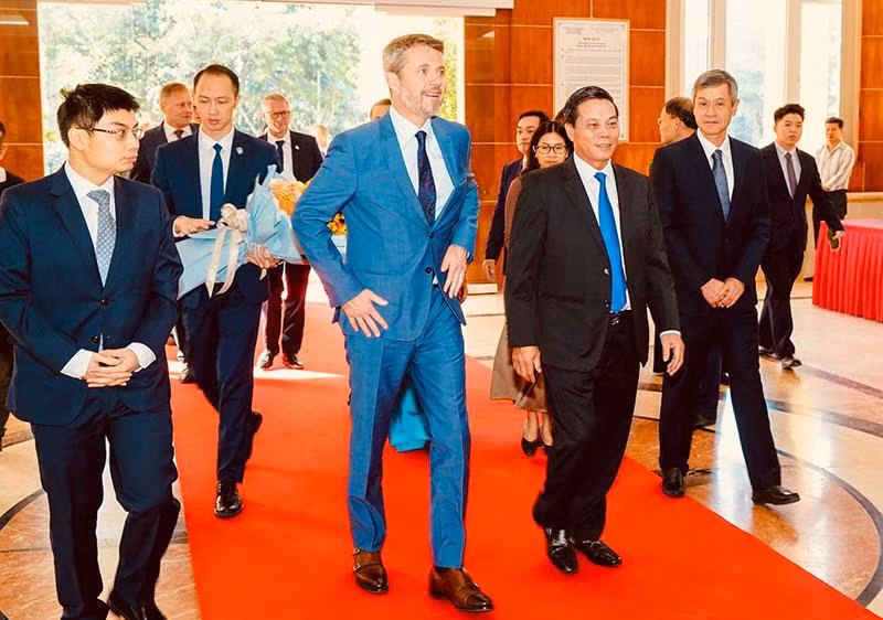 Lãnh đạo thành phố Hải Phòng đón tiếp Thái tử kế vị Đan Mạch và Đoàn doanh nghiệp Đan Mạch. Lãnh đạo thành phố Hải Phòng đón tiếp Thái tử kế vị Đan Mạch và Đoàn doanh nghiệp Đan Mạch.