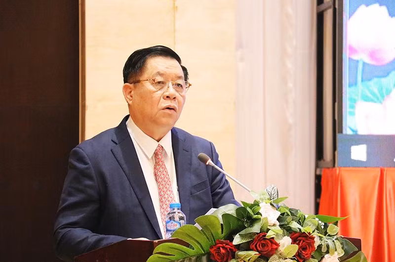 Đồng chí Nguyễn Trọng Nghĩa phát biểu tại Hội thảo. (Ảnh: Trịnh Dũng)