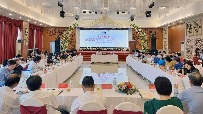 Quang cảnh tọa đàm.