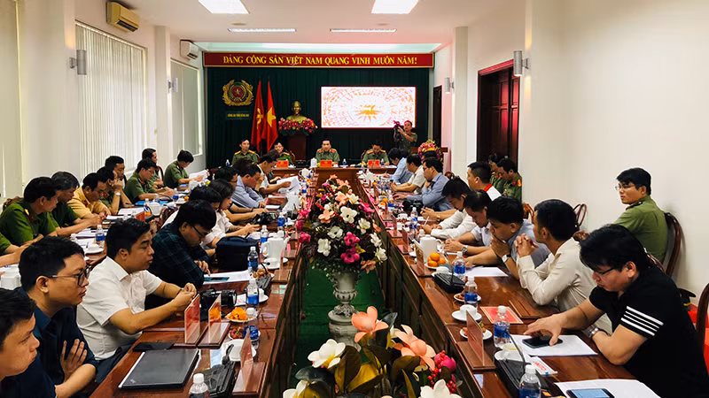 Quang cảnh buổi họp báo.
