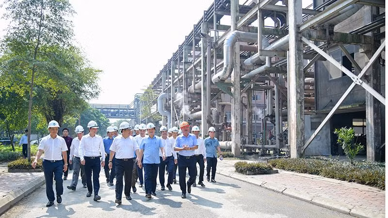 Đoàn công tác của Ủy ban Quản lý vốn nhà nước tại doanh nghiệp làm việc tại dự án ngành công thương. Đoàn công tác của Ủy ban Quản lý vốn nhà nước tại doanh nghiệp làm việc tại dự án ngành công thương.