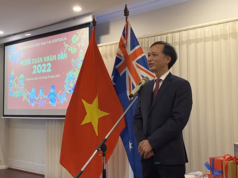 Đại sứ Nguyễn Tất Thành phát biểu chúc Tết Nhâm Dần bà con người Việt tại Australia. (Ảnh: TTXVN)
