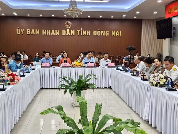 Quang cảnh hội thảo. Quang cảnh hội thảo.