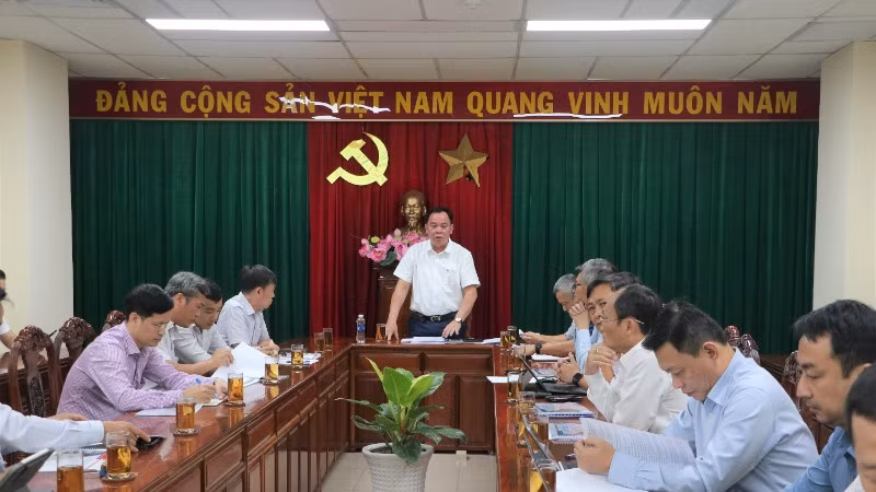 Phó Bí thư Tỉnh ủy, Chủ tịch Ủy ban nhân dân tỉnh Đồng Nai Võ Tấn Đức phát biểu tại buổi làm việc. Phó Bí thư Tỉnh ủy, Chủ tịch Ủy ban nhân dân tỉnh Đồng Nai Võ Tấn Đức phát biểu tại buổi làm việc.