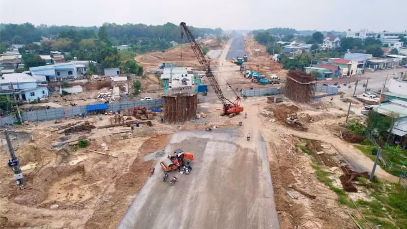 Thi công dự án đường Vành đai 3-Thành phố Hồ Chí Minh, đoạn qua địa bàn huyện Nhơn Trạch, tỉnh Đồng Nai. Thi công dự án đường Vành đai 3-Thành phố Hồ Chí Minh, đoạn qua địa bàn huyện Nhơn Trạch, tỉnh Đồng Nai.