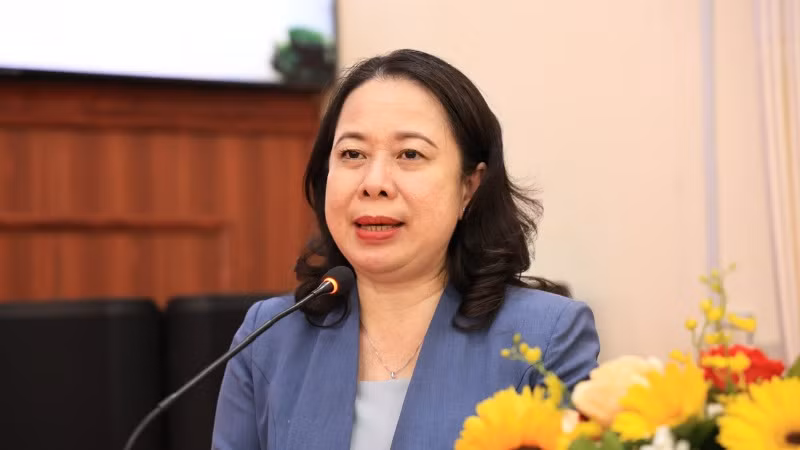 Phó Chủ tịch nước Võ Thị Ánh Xuân phát biểu tại buổi làm việc với Sư đoàn 302. Phó Chủ tịch nước Võ Thị Ánh Xuân phát biểu tại buổi làm việc với Sư đoàn 302.