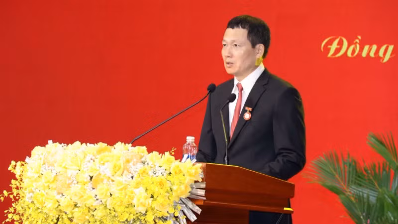 Bí thư Tỉnh ủy Đồng Nai Vũ Hồng Văn đọc diễn văn tại Lễ kỷ niệm.
