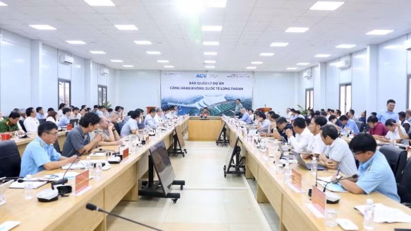 Quang cảnh buổi làm việc tại Ban Quản lý dự án sân bay Long Thành.