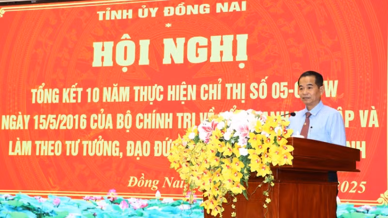 Đồng chí Thái Bảo, Phó Bí thư Tỉnh ủy, Chủ tịch Hội đồng nhân dân tỉnh Đồng Nai phát biểu kết luận Hội nghị. Đồng chí Thái Bảo, Phó Bí thư Tỉnh ủy, Chủ tịch Hội đồng nhân dân tỉnh Đồng Nai phát biểu kết luận Hội nghị.