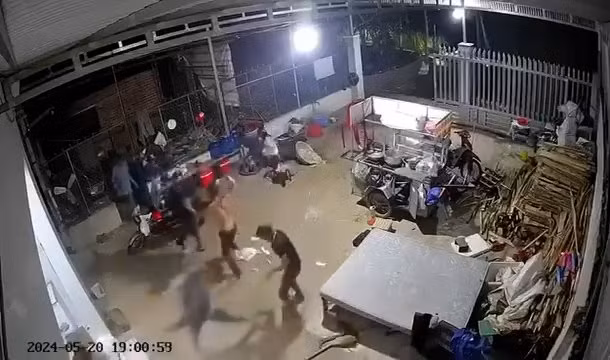 Camera ghi lại cảnh "hỗn chiến".