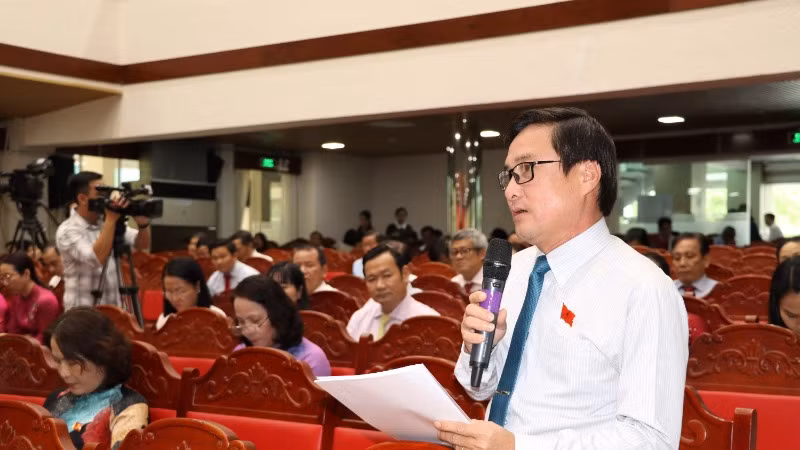 Đại biểu dân cử ngày càng phát huy tốt vai trò thông qua diễn đàn chất vấn-trả lời chất vấn.