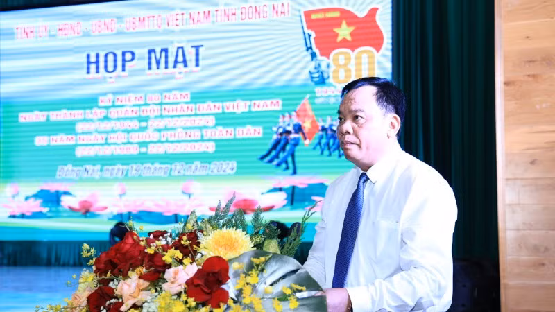 Phó Bí thư Tỉnh ủy, Chủ tịch Ủy ban nhân dân tỉnh Đồng Nai Võ Tấn Đức phát biểu tại buổi họp mặt. Phó Bí thư Tỉnh ủy, Chủ tịch Ủy ban nhân dân tỉnh Đồng Nai Võ Tấn Đức phát biểu tại buổi họp mặt.