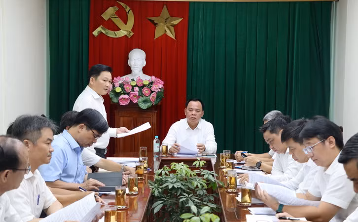 Giám đốc Sở Kế hoạch và đầu tư tỉnh Đồng Nai Nguyễn Hữu Nguyên báo cáo tại buổi làm việc. Giám đốc Sở Kế hoạch và đầu tư tỉnh Đồng Nai Nguyễn Hữu Nguyên báo cáo tại buổi làm việc.