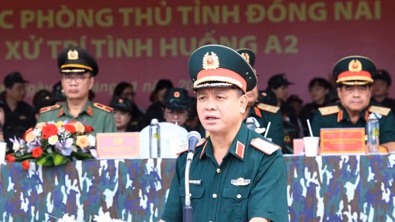 Trung tướng Nguyễn Trường Thắng, Tư lệnh Quân khu 7 phát biểu khai mạc diễn tập. Trung tướng Nguyễn Trường Thắng, Tư lệnh Quân khu 7 phát biểu khai mạc diễn tập.