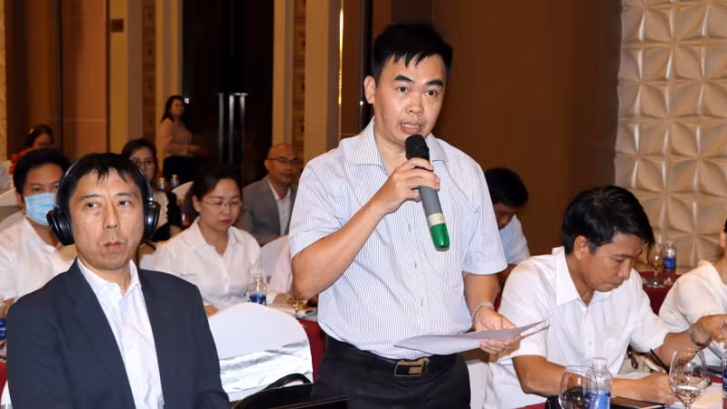 Đại diện một doanh nghiệp FDI nêu kiến nghị tại buổi đối thoại.