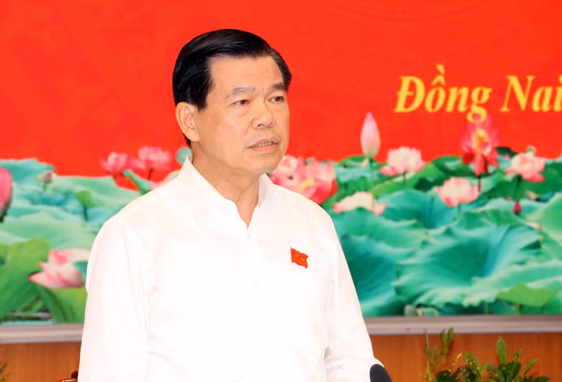 Bí thư Tỉnh ủy Đồng Nai Nguyễn Hồng Lĩnh đề nghị các cơ quan, đơn vị phải quyết tâm cao trong kiến tạo không gian phát triển mới xứng tầm. Bí thư Tỉnh ủy Đồng Nai Nguyễn Hồng Lĩnh đề nghị các cơ quan, đơn vị phải quyết tâm cao trong kiến tạo không gian phát triển mới xứng tầm.