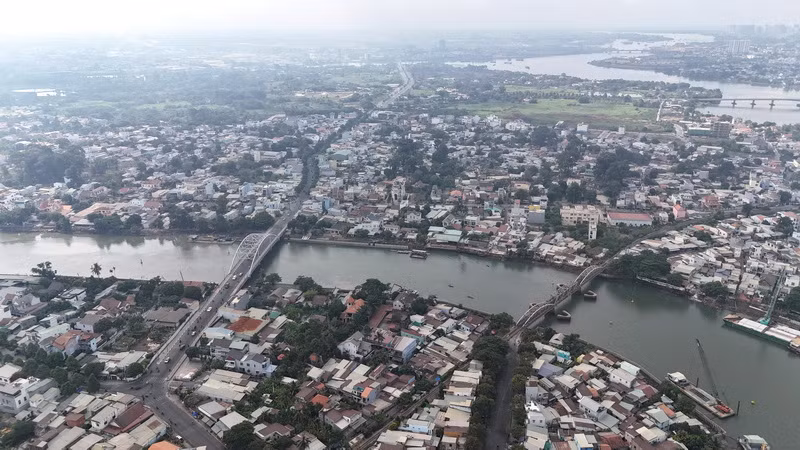 Một góc cù lao Hiệp Hòa nhìn từ hướng trung tâm đô thị Biên Hòa. Một góc cù lao Hiệp Hòa nhìn từ hướng trung tâm đô thị Biên Hòa.