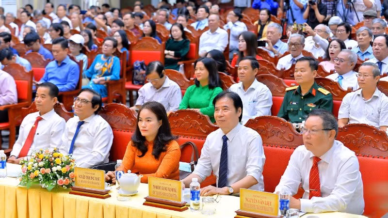 Các đại biểu tham dự buổi gặp mặt. Các đại biểu tham dự buổi gặp mặt.