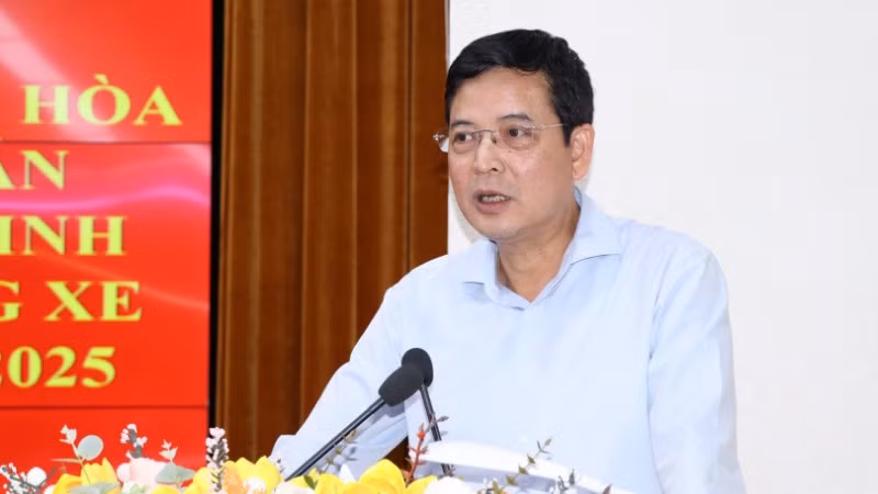 Thứ trưởng Xây dựng Bùi Xuân Dũng đề nghị có phương án thi công trong bối cảnh bước vào mùa mưa. Thứ trưởng Xây dựng Bùi Xuân Dũng đề nghị có phương án thi công trong bối cảnh bước vào mùa mưa.