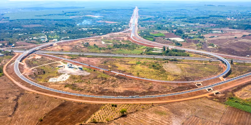 Đồng Nai đang được ví như "bung binh" giao thông của vùng Đông Nam Bộ.