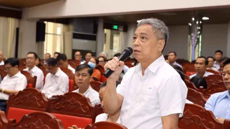 Đại diện một doanh nghiệp trong khu công nghiệp Biên Hòa 1 phát biểu tại hội nghị. Đại diện một doanh nghiệp trong khu công nghiệp Biên Hòa 1 phát biểu tại hội nghị.