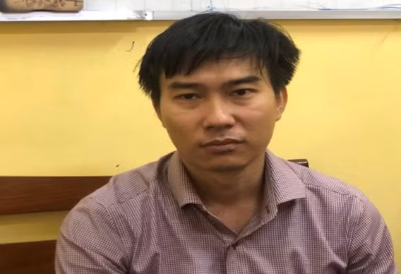 Nghi can Danh Sơn tại Cơ quan điều tra. Nghi can Danh Sơn tại Cơ quan điều tra.