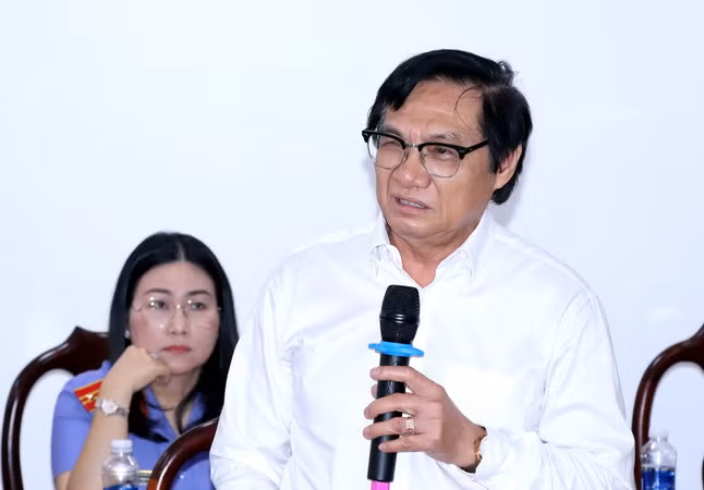 Phó Chủ tịch Ủy ban nhân dân tỉnh Đồng Nai Nguyễn Sơn Hùng cho rằng, dân số đông là một lợi thế của đô thị Biên Hòa. Phó Chủ tịch Ủy ban nhân dân tỉnh Đồng Nai Nguyễn Sơn Hùng cho rằng, dân số đông là một lợi thế của đô thị Biên Hòa.