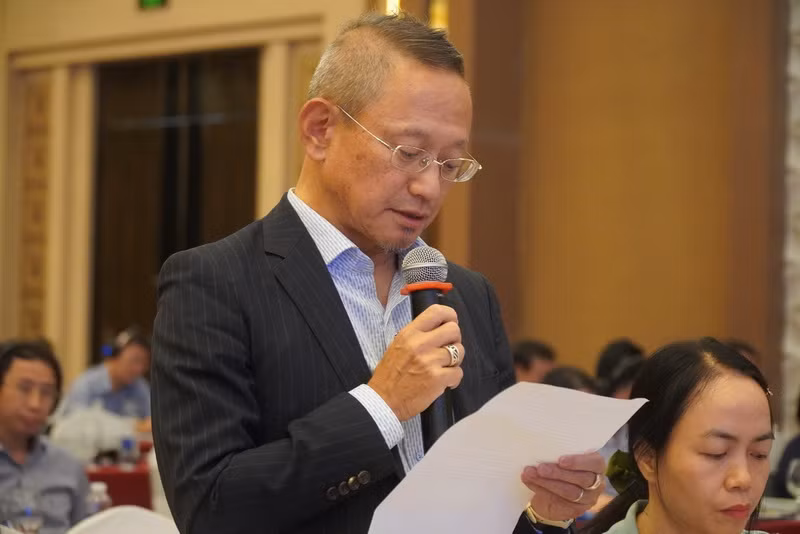 Đại diện doanh nghiệp FDI phản ánh hồ sơ bị cơ quan chức năng "ngâm".
