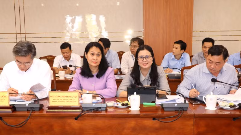 Các đại biểu tham dự buổi làm việc. Các đại biểu tham dự buổi làm việc.