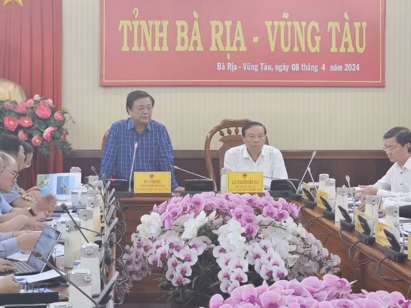 Bộ trưởng Lê Minh Hoan phát biểu chỉ đạo tại buổi làm việc. Bộ trưởng Lê Minh Hoan phát biểu chỉ đạo tại buổi làm việc.