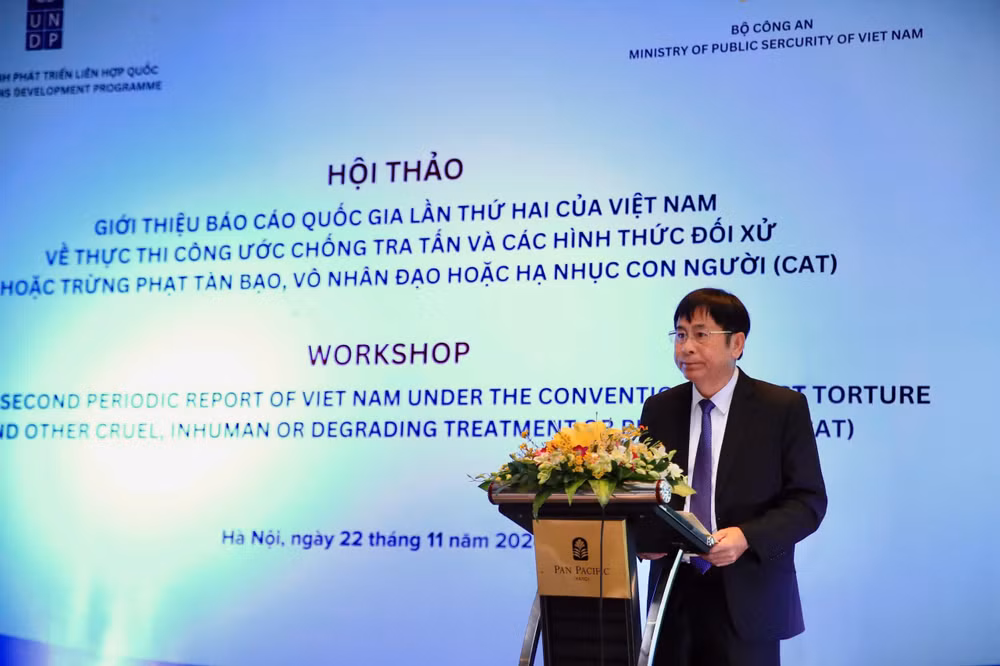 Đồng chí Nguyễn Văn Kỷ, Phó Cục trưởng Cục Đối ngoại, Bộ Công an phát biểu tại hội thảo. Đồng chí Nguyễn Văn Kỷ, Phó Cục trưởng Cục Đối ngoại, Bộ Công an phát biểu tại hội thảo.