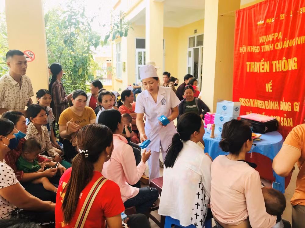Đẩy mạnh công tác truyền thông về chăm sóc SKSS tại xã Đồn Đạc, huyện Ba Chẽ, tỉnh Quảng Ninh. (Ảnh: Bộ Y tế)
