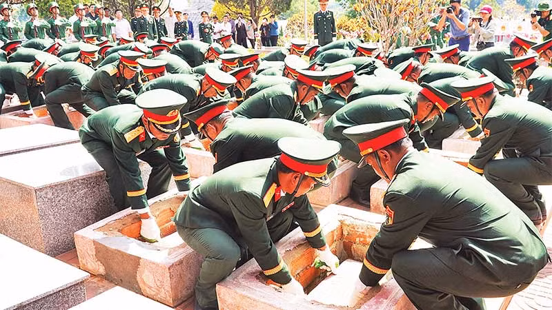 Thiêng liêng hành trình đưa các liệt sĩ về đất Mẹ ảnh 3