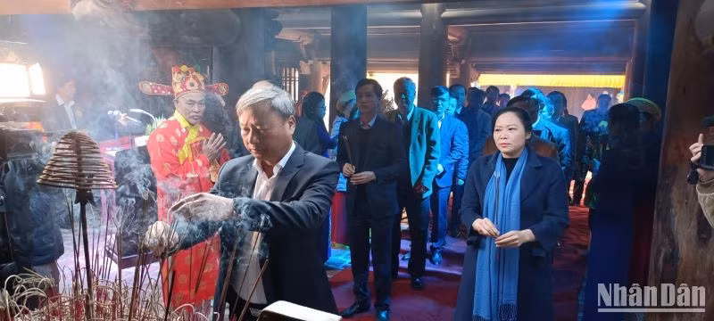 Hằng năm, Lễ hội chùa Keo mùa thu đều được huyện Vũ Thư (tỉnh Thái Bình) tổ chức trang trọng, giữ nguyên vẹn bản sắc văn hóa truyền thống. Hằng năm, Lễ hội chùa Keo mùa thu đều được huyện Vũ Thư (tỉnh Thái Bình) tổ chức trang trọng, giữ nguyên vẹn bản sắc văn hóa truyền thống.