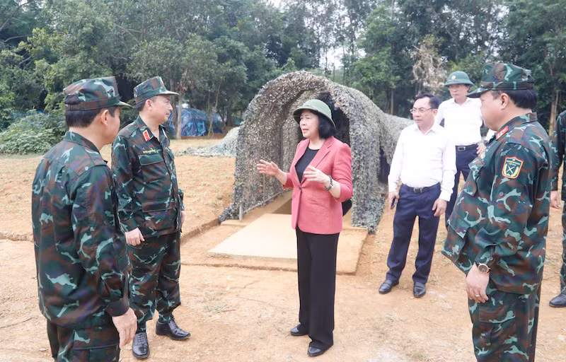 Bí thư Thành ủy Hà Nội Bùi Thị Minh Hoài kiểm tra công tác chuẩn bị diễn tập Khu vực phòng thủ Hà Nội 2024. Bí thư Thành ủy Hà Nội Bùi Thị Minh Hoài kiểm tra công tác chuẩn bị diễn tập Khu vực phòng thủ Hà Nội 2024.