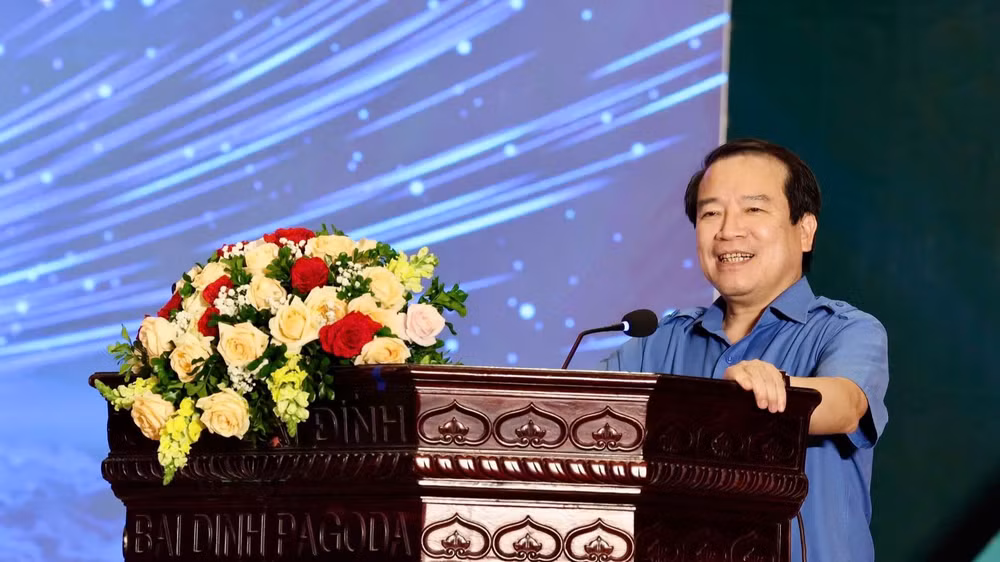 Ông Hà Văn Siêu, Phó Cục trưởng Cục Du lịch quốc gia Việt Nam phát biểu tại cuộc thi.