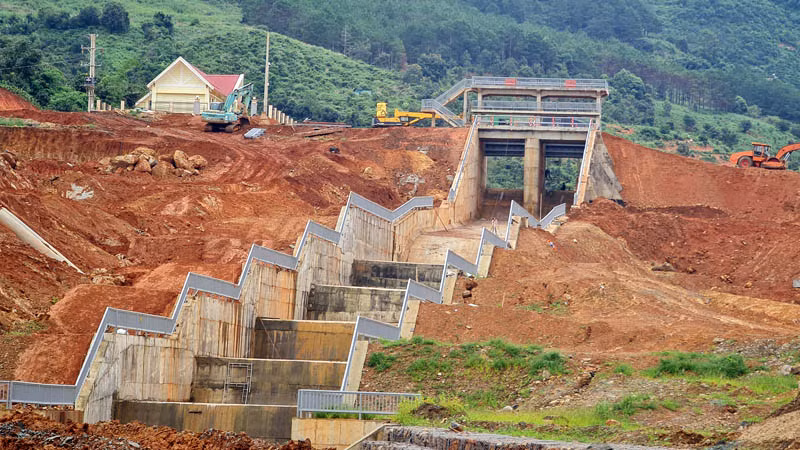 Một số hạng mục công trình tại dự án hồ chứa nước Đông Thanh bị ảnh hưởng do sạt trượt đất. Một số hạng mục công trình tại dự án hồ chứa nước Đông Thanh bị ảnh hưởng do sạt trượt đất.