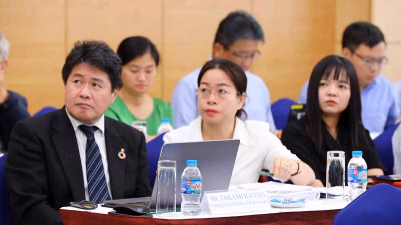 Chuyên gia nước ngoài tham dự hội thảo. Chuyên gia nước ngoài tham dự hội thảo.