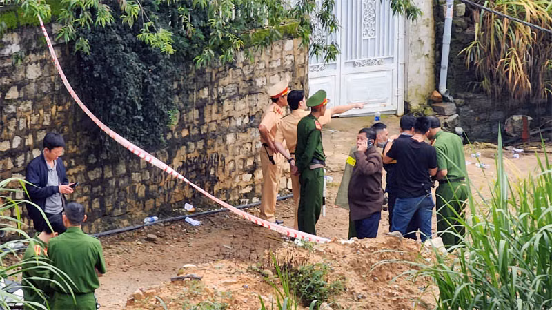 Hiện trường vụ việc được phong tỏa để tránh nguy hiểm và phục vụ công tác điều tra.