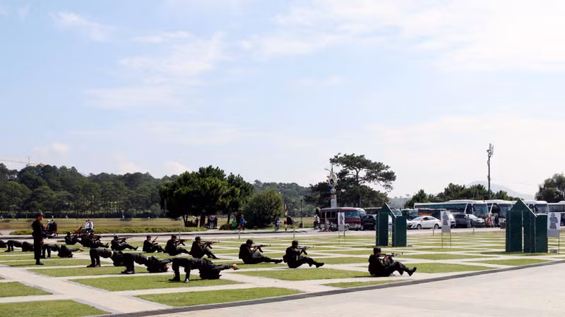 Lực lượng Cảnh sát cơ động, Công an tỉnh Lâm Đồng trong tình huống giả định tiêu diệt đối tượng khủng bố. Lực lượng Cảnh sát cơ động, Công an tỉnh Lâm Đồng trong tình huống giả định tiêu diệt đối tượng khủng bố.