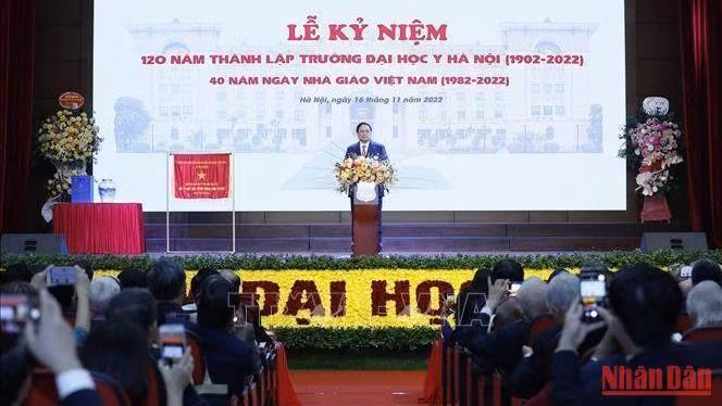 Thủ tướng Phạm Minh Chính phát biểu chúc mừng Trường Đại học Y Hà Nội. 