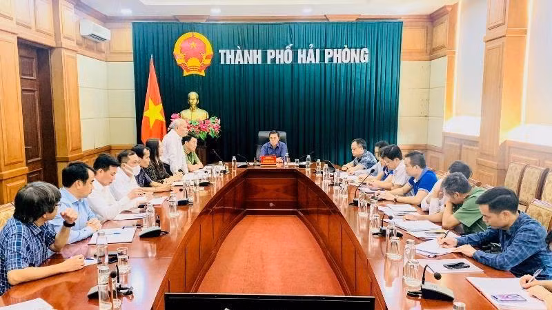Quang cảnh cuộc họp của UBND thành phố Hải Phòng nhằm ổn định tình hình hoạt động của Ngân hàng SCB trên địa bàn thành phố. 